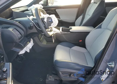 2025 Subaru Solterra Premium z USA, uszkodzony, nr VIN JTMABABA8SA105196